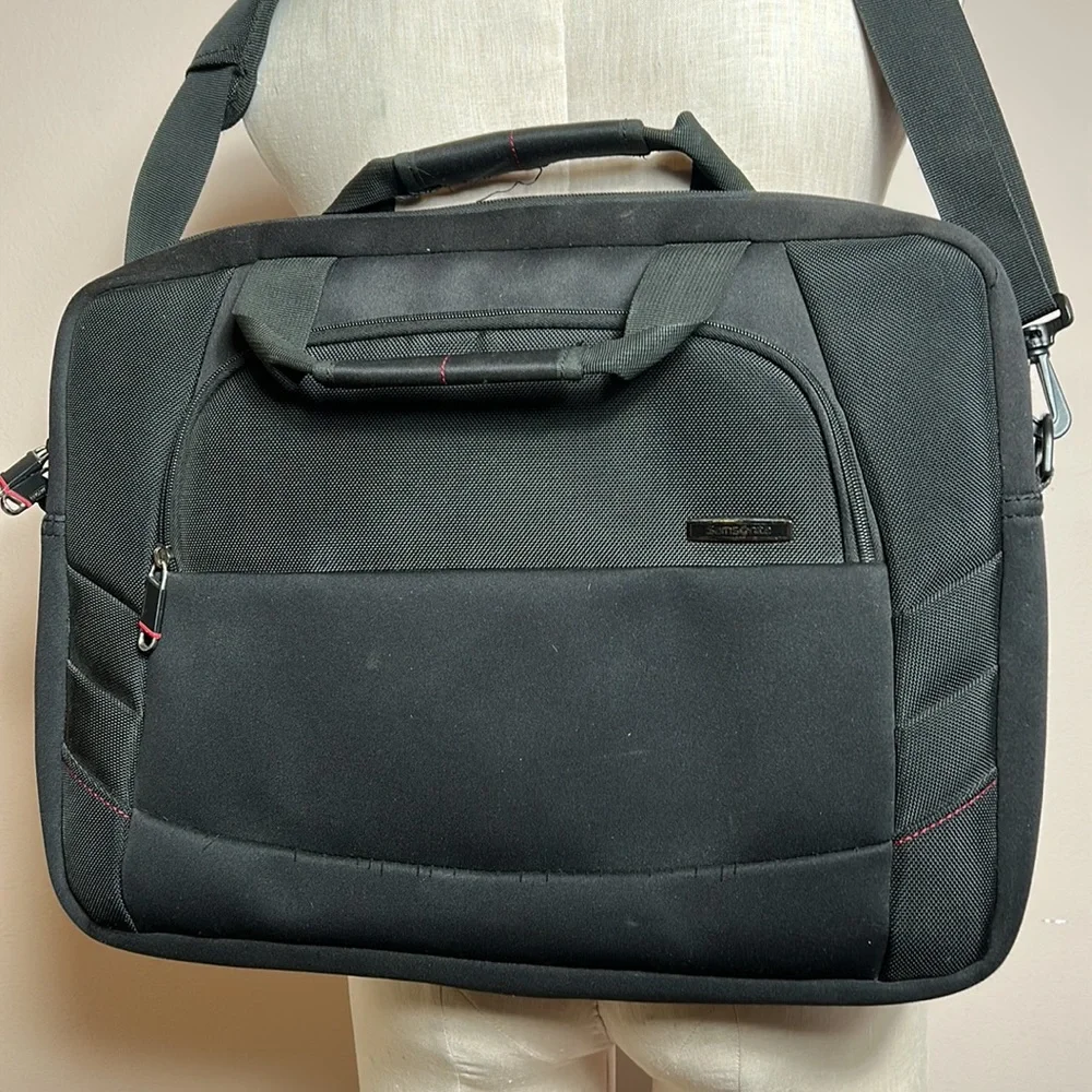 Samsonite Large Laptop Messenger Computer Bag with adjustable strap
